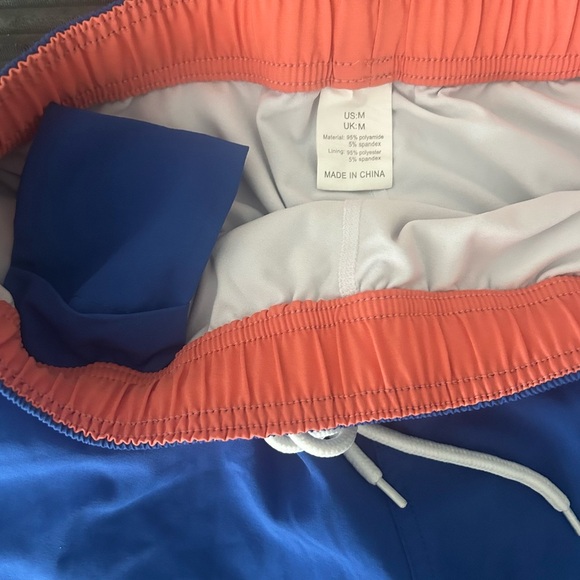 Mens Swim Trunks w/ Compression Liner 2 in 1 Quick Dry w/ 4 Pockets, Medium - Picture 2 of 4